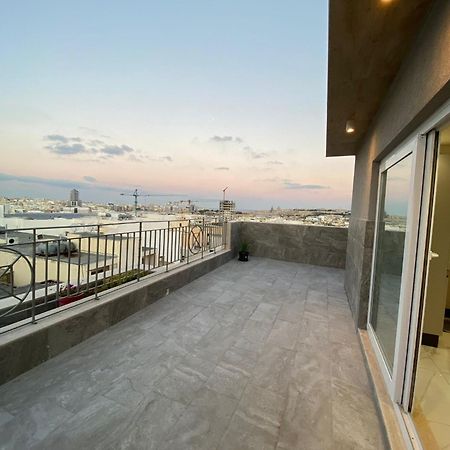 Terrace View-Stylish Two Bedrooms Fully Ac-Wifi Penthouse Мсида Екстериор снимка