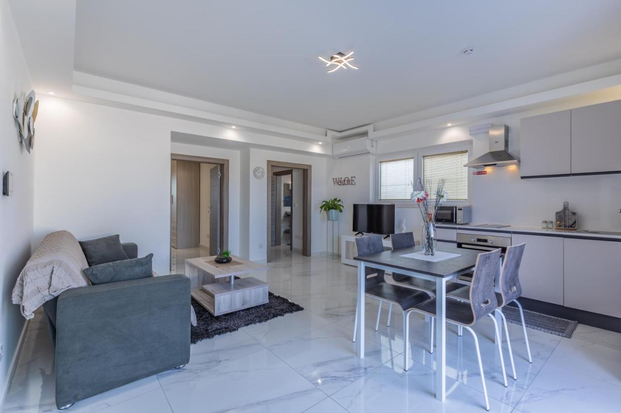 Terrace View-Stylish Two Bedrooms Fully Ac-Wifi Penthouse Мсида Екстериор снимка