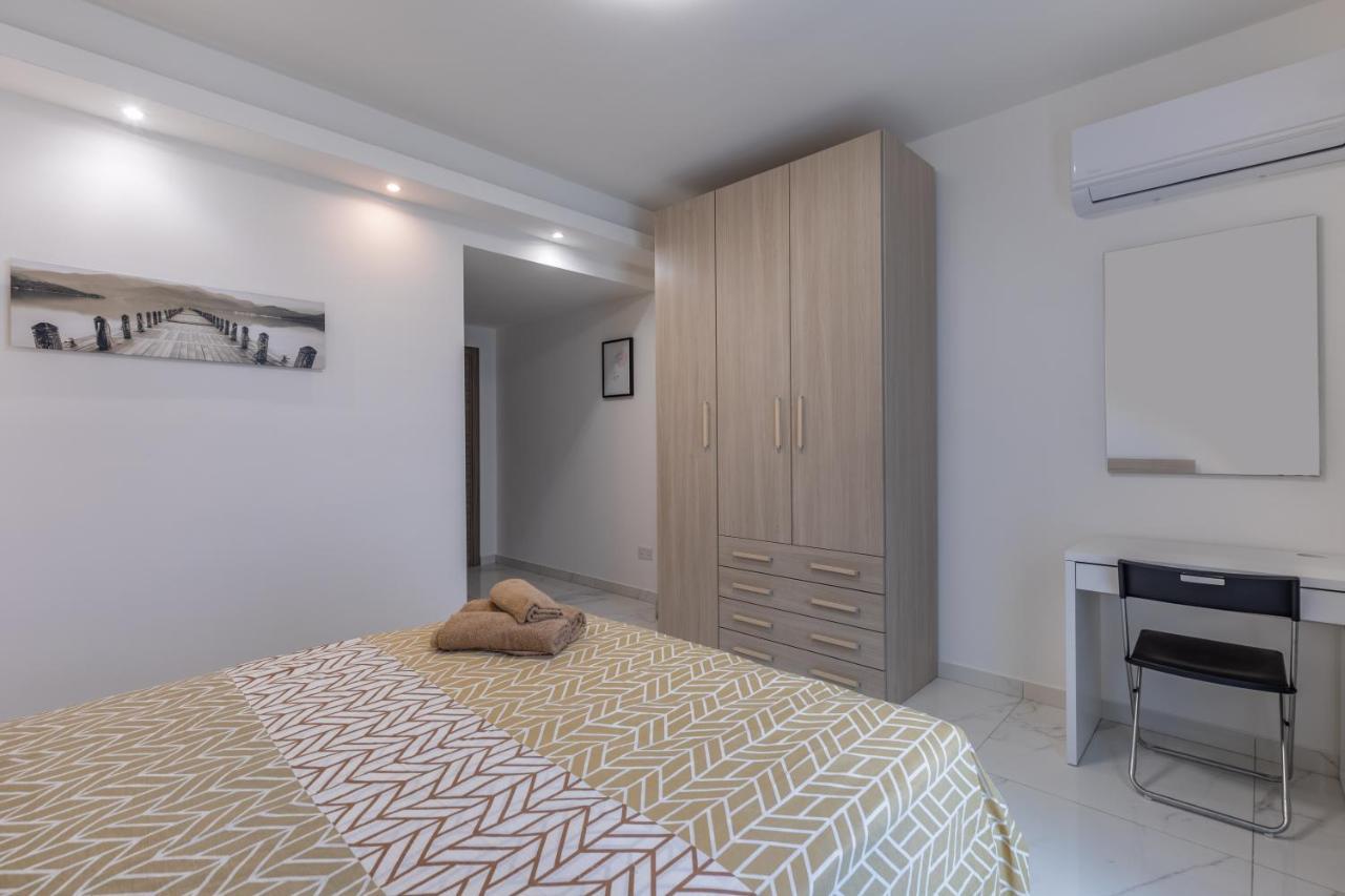 Terrace View-Stylish Two Bedrooms Fully Ac-Wifi Penthouse Мсида Екстериор снимка