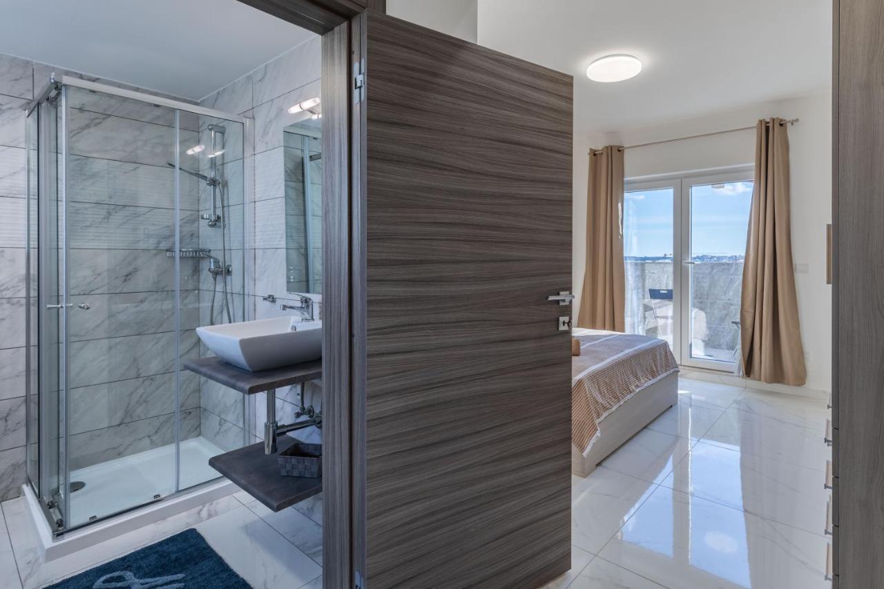 Terrace View-Stylish Two Bedrooms Fully Ac-Wifi Penthouse Мсида Екстериор снимка
