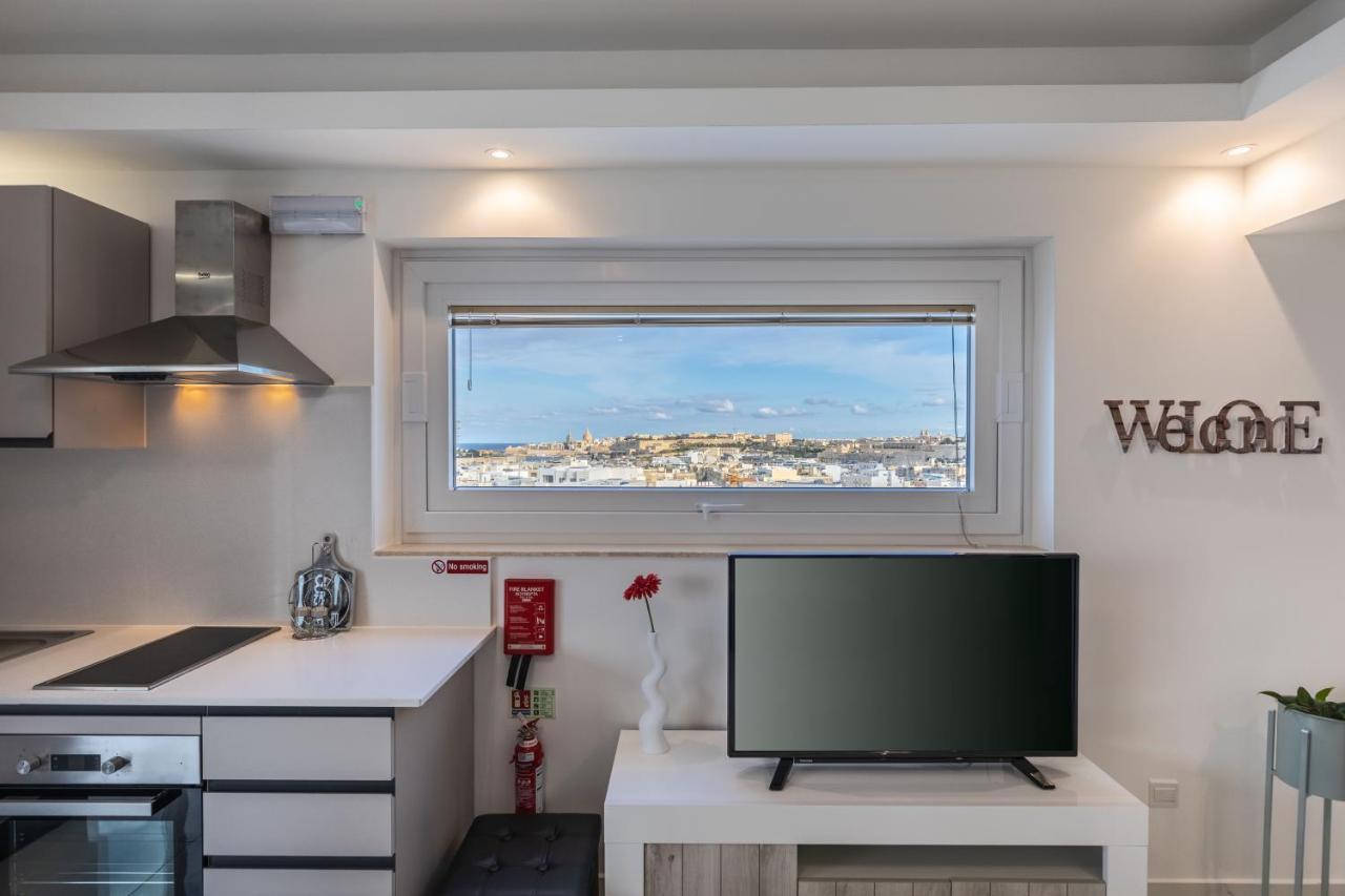 Terrace View-Stylish Two Bedrooms Fully Ac-Wifi Penthouse Мсида Екстериор снимка
