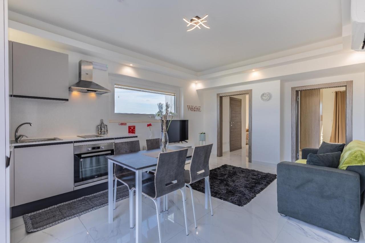 Terrace View-Stylish Two Bedrooms Fully Ac-Wifi Penthouse Мсида Екстериор снимка